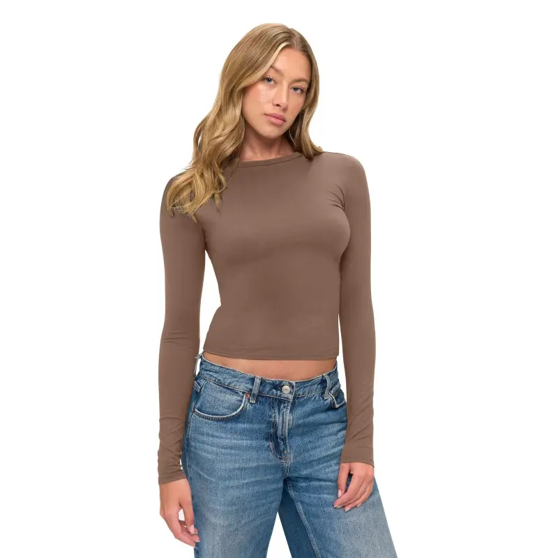 Wholesale women's brown long-sleeve crop top with blue jeans