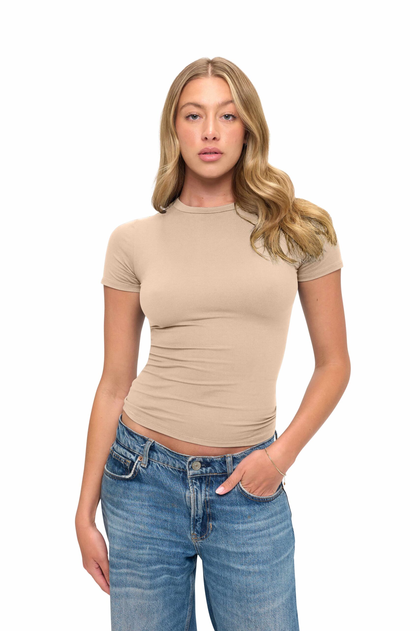 Wholesale women's beige short-sleeve fitted crew neck t-shirt with blue jeans